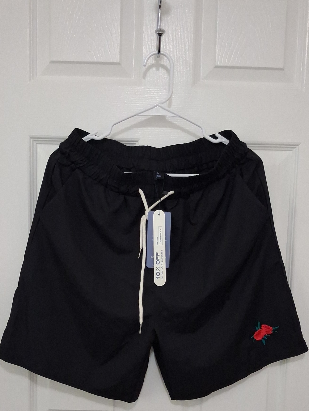 ROMWE Black Men's Drawstring Shorts with Red Rose Embroidery